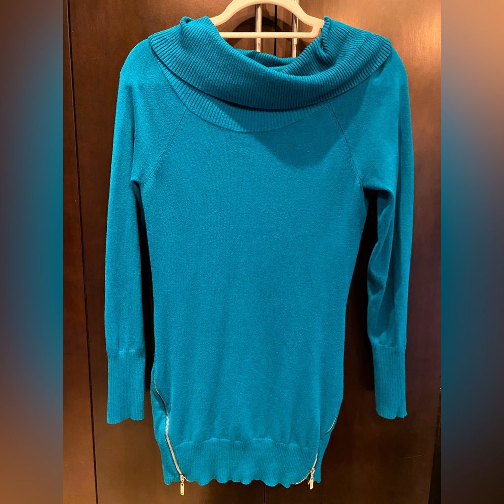 GUESS Cowl Neck Sweater with Zippers at the Hem (Turquoise, Medium)